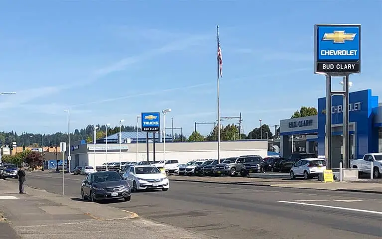 Front entrance of Bud Clary Chevrolet in Longview, WA