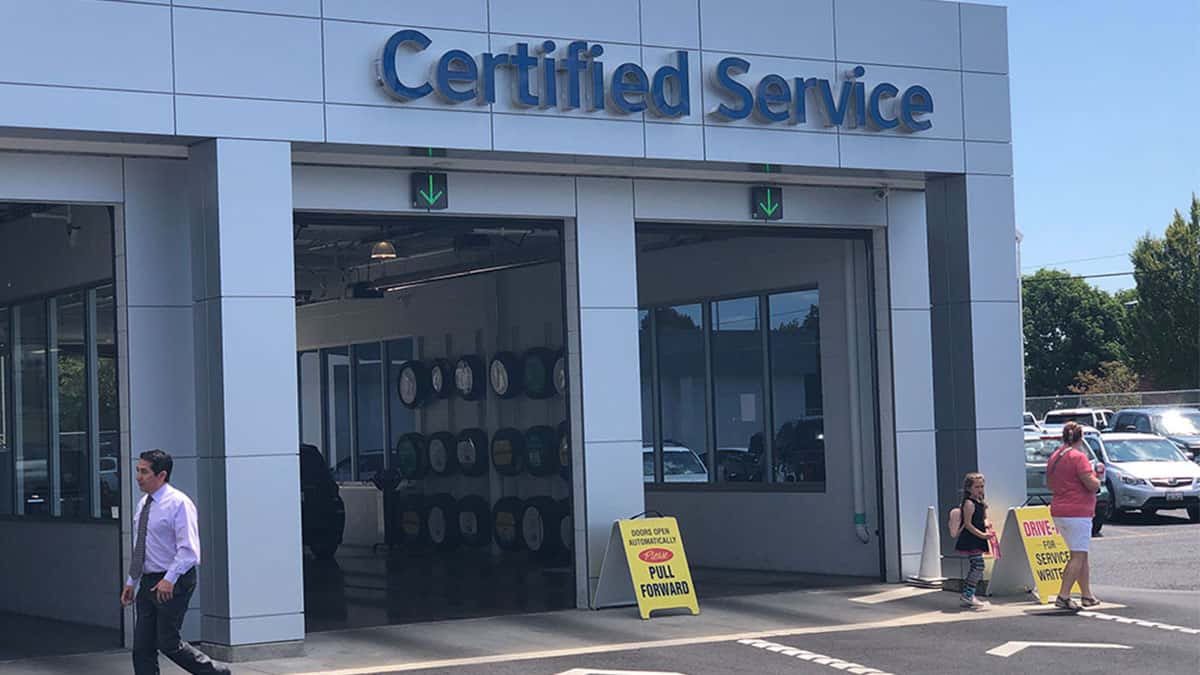 Front entrance of Bud Clary Chevrolet service center