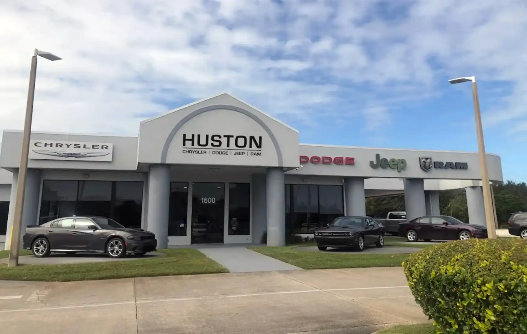 Huston Chrysler Dodge Jeep Ram dealership in Avon Park Florida