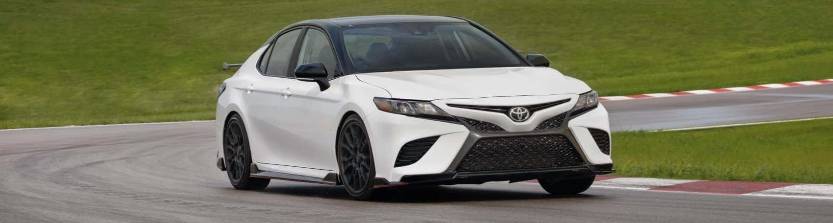 2018 toyota camry vs avalon