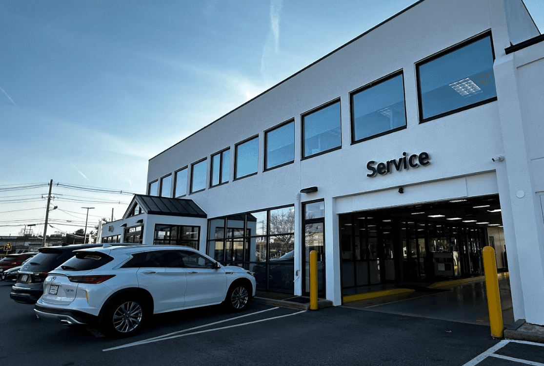 Outside Kelly INFINITI Service Center in Danvers, MA