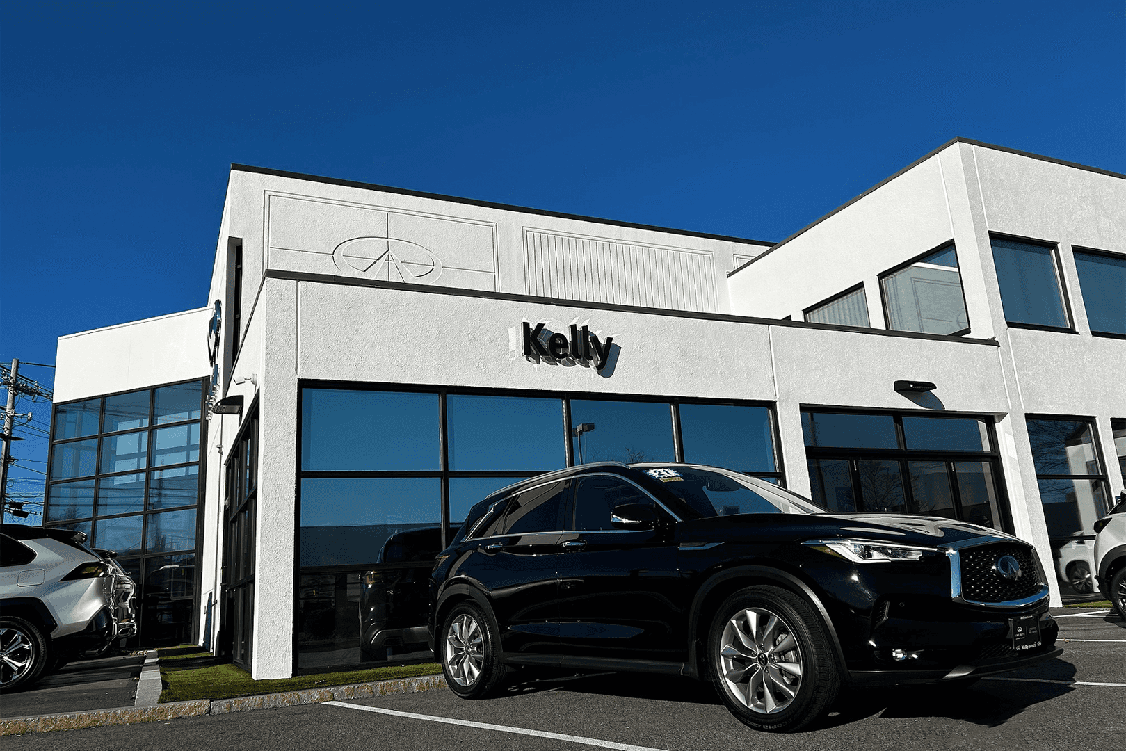 2021 CPO INFINITI QX50 outside Kelly INFINITI