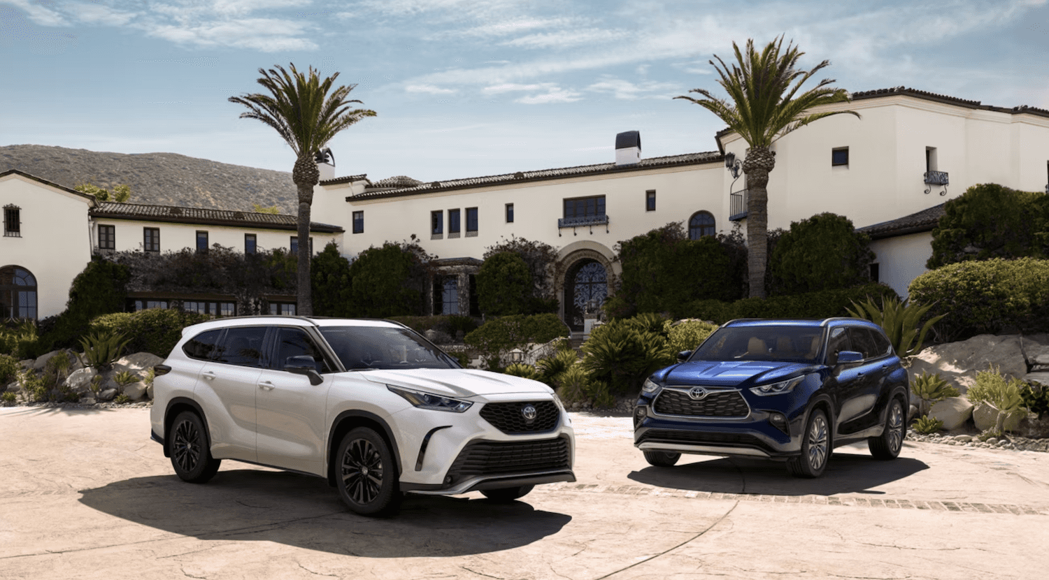 White and Blue 2026 Toyota Highlander For Sale in Metairie, LA