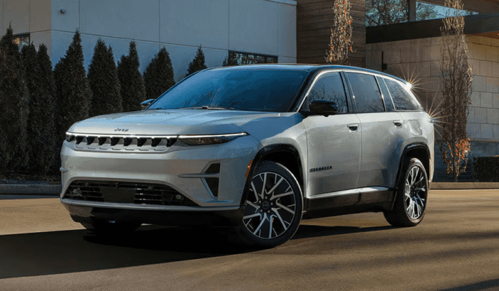 Silver 2025 Jeep Wagoneer S parked on driveway