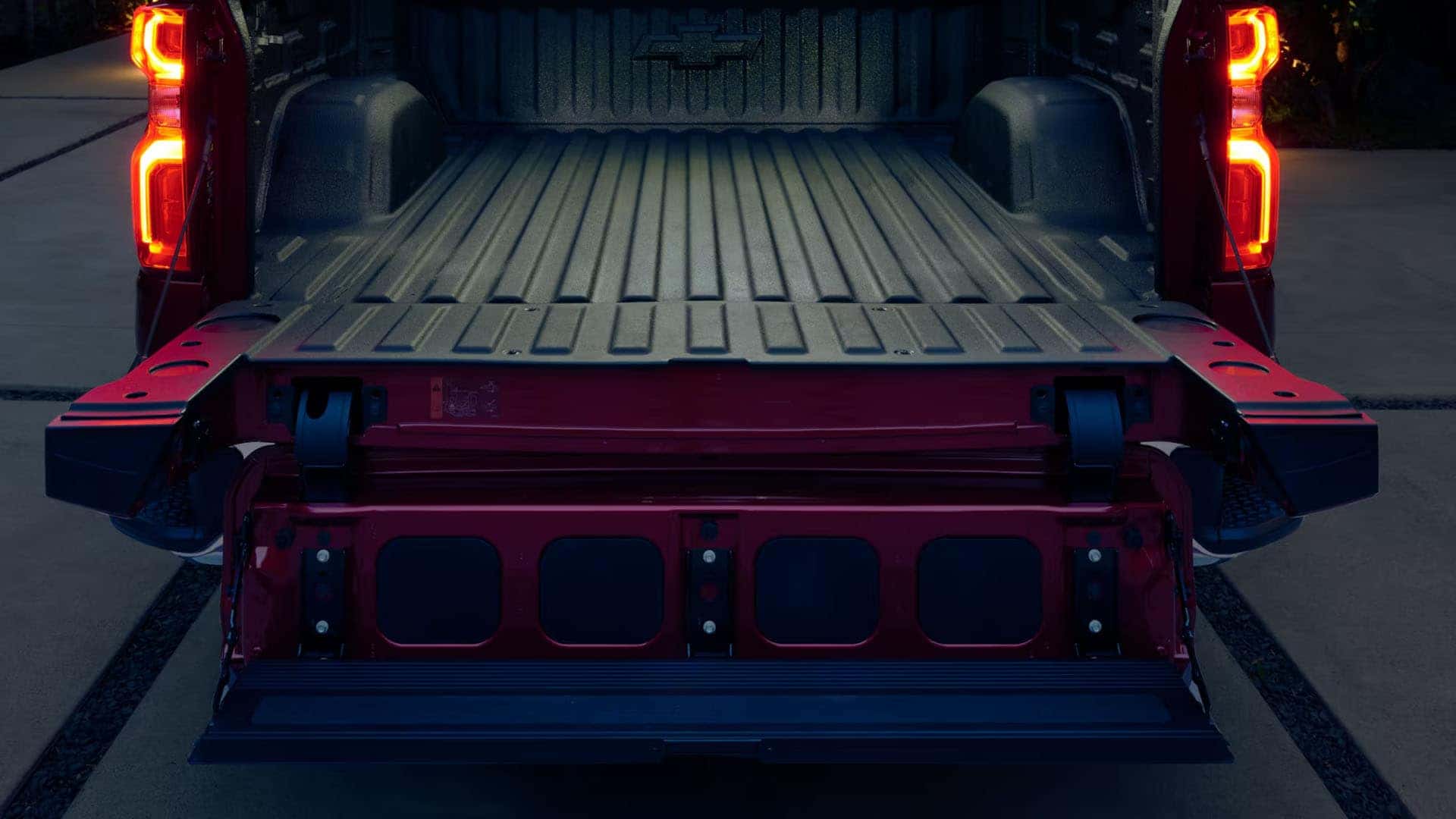 Silverado Multi-Flex tailgate functions