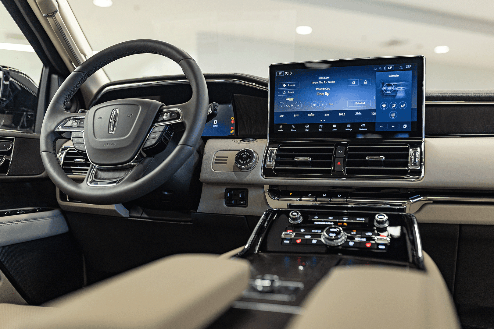 2022 Lincoln Navigator adds lavish interiors, hands-free driving