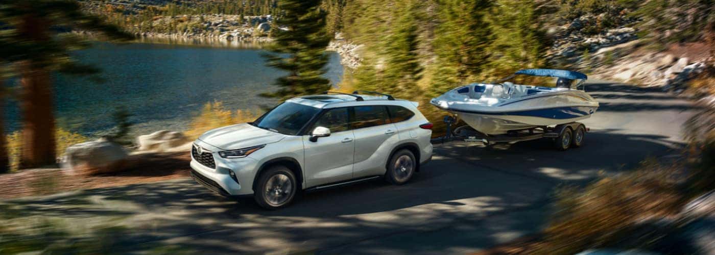How Much Can a Toyota Highlander Tow? | Woburn Toyota